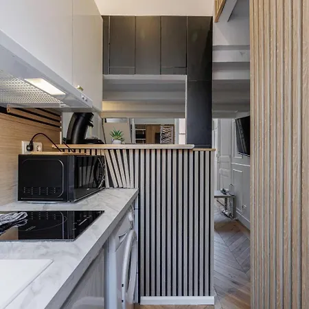 Cosy Mezzanine 2-4p Carre D'or Διαμέρισμα *