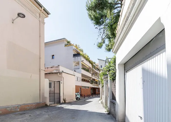 Cosy Mezzanine 2-4p Carre D'or *